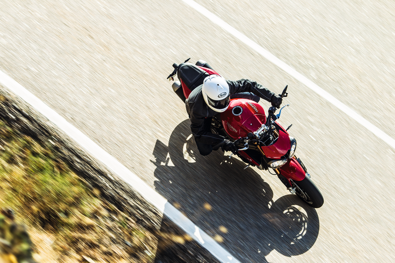 Illustration for article titled The New 2016 Triumph Speed Triple S & R Get More Power And New, But Still Weird Headlights